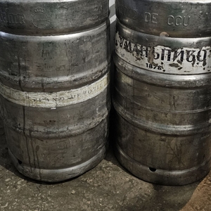 Продам пивні клешні,  крани,  редуктор,  промивочний бачок,  кеги.