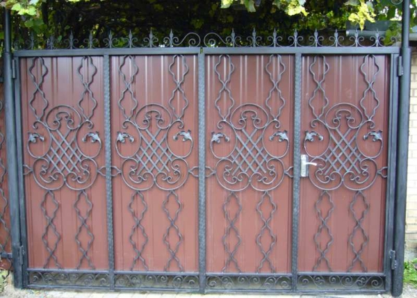 Металлические ворота,  металлические вороты,  ворота распашные металличе 2