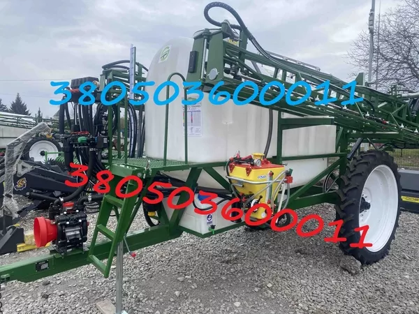 Новий причіпний обприскувач Spray Expert 3000-24