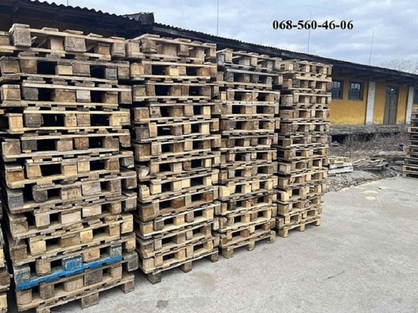 Продаємо вживані дерев'яні палети в Дніпрі. 