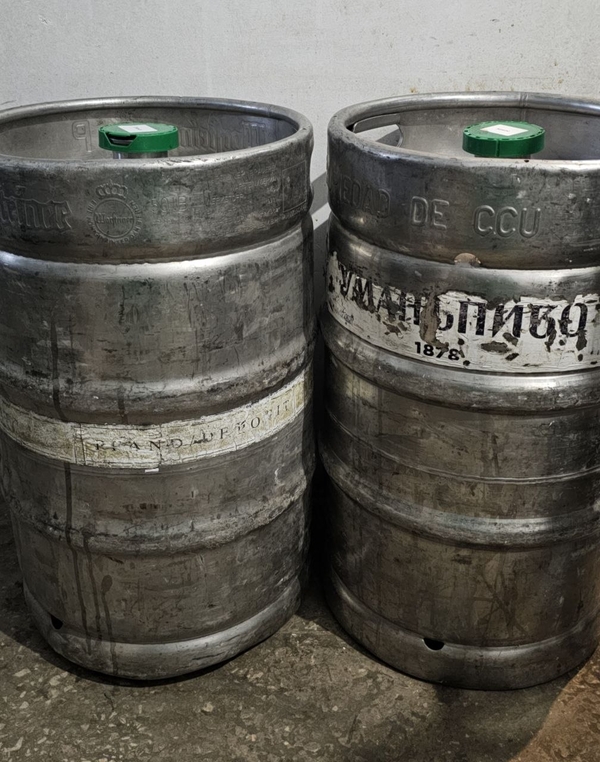 Продам пивні клешні,  крани,  редуктор,  промивочний бачок,  кеги.