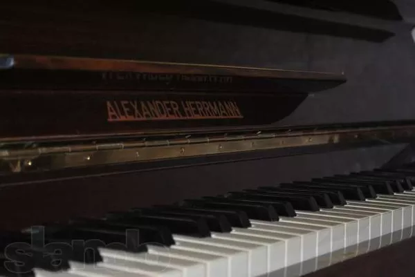 Немецкое пианино Alexander Herrmann 2