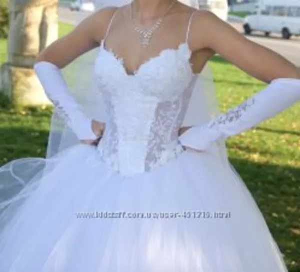 продам  красивенькое свадебное платье