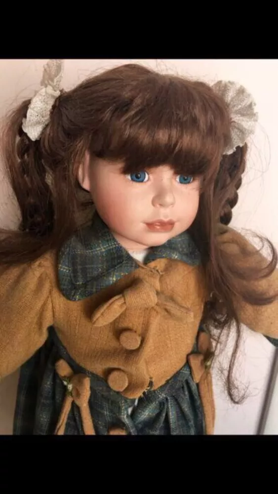 Фарфоровая кукла 60 см 